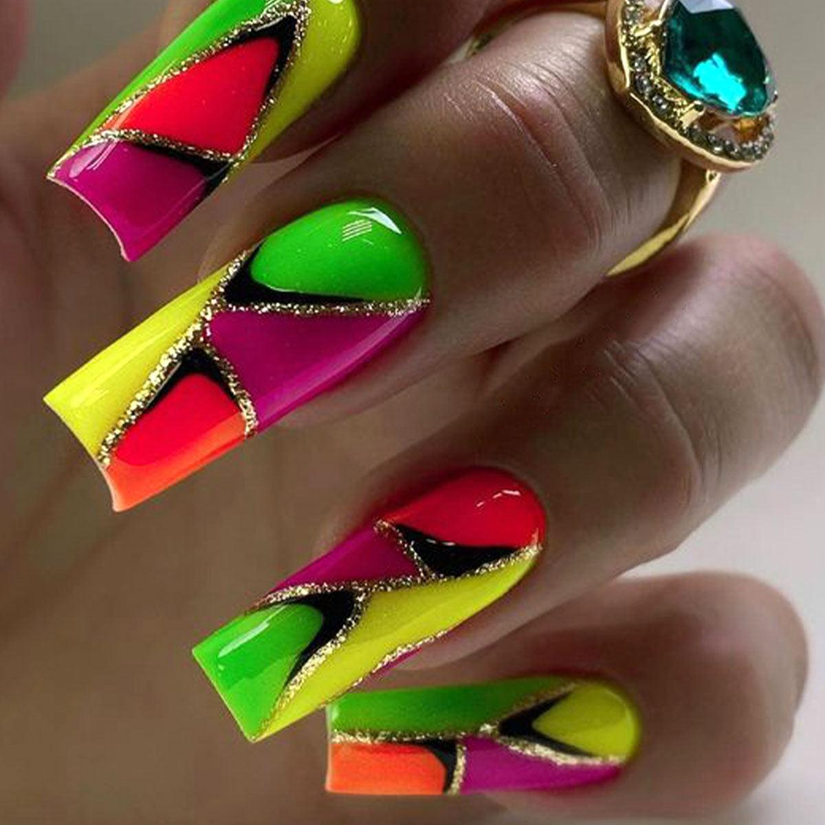 Bright Nails That Shine with Style