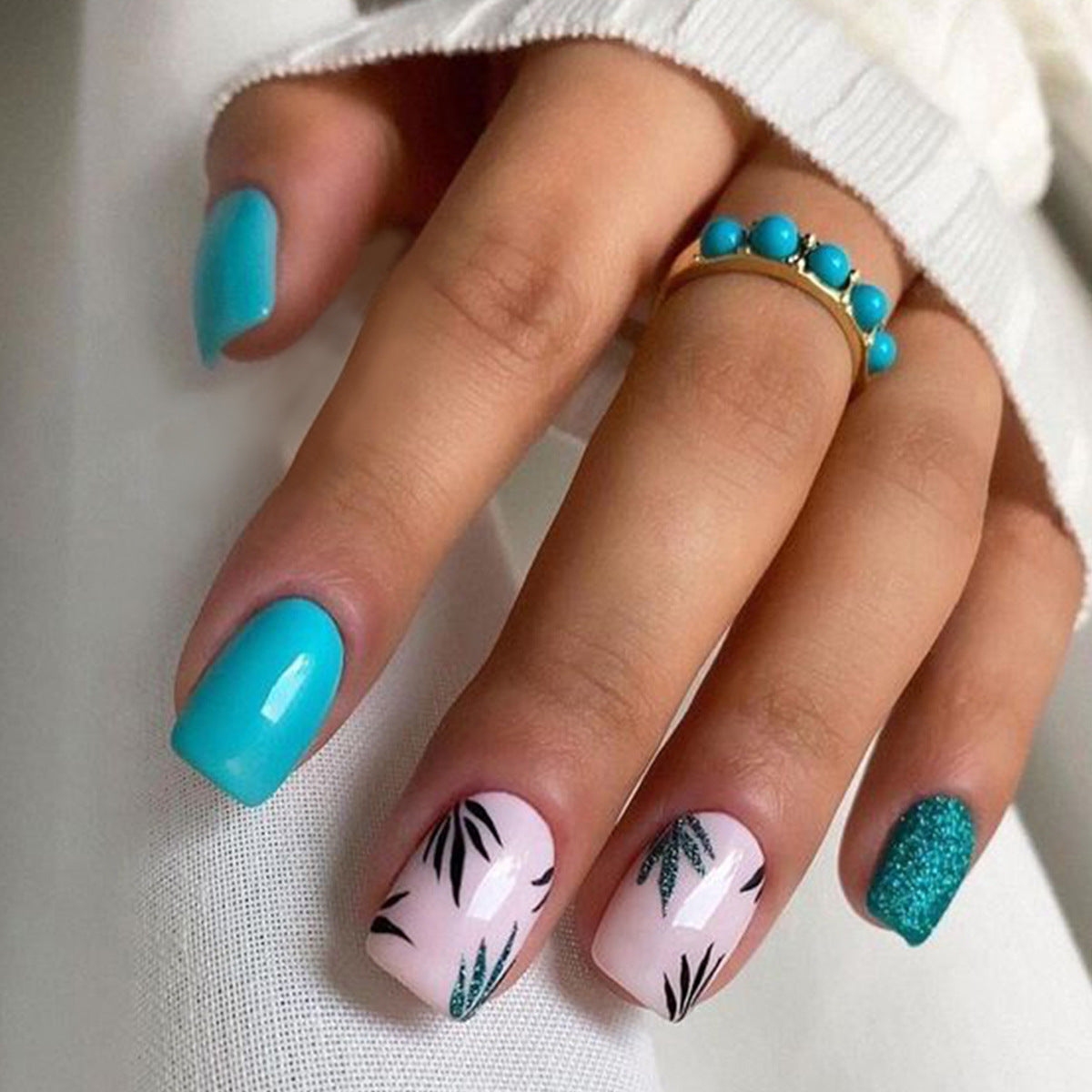 Pretty Nails with Tropic Leaf Magic