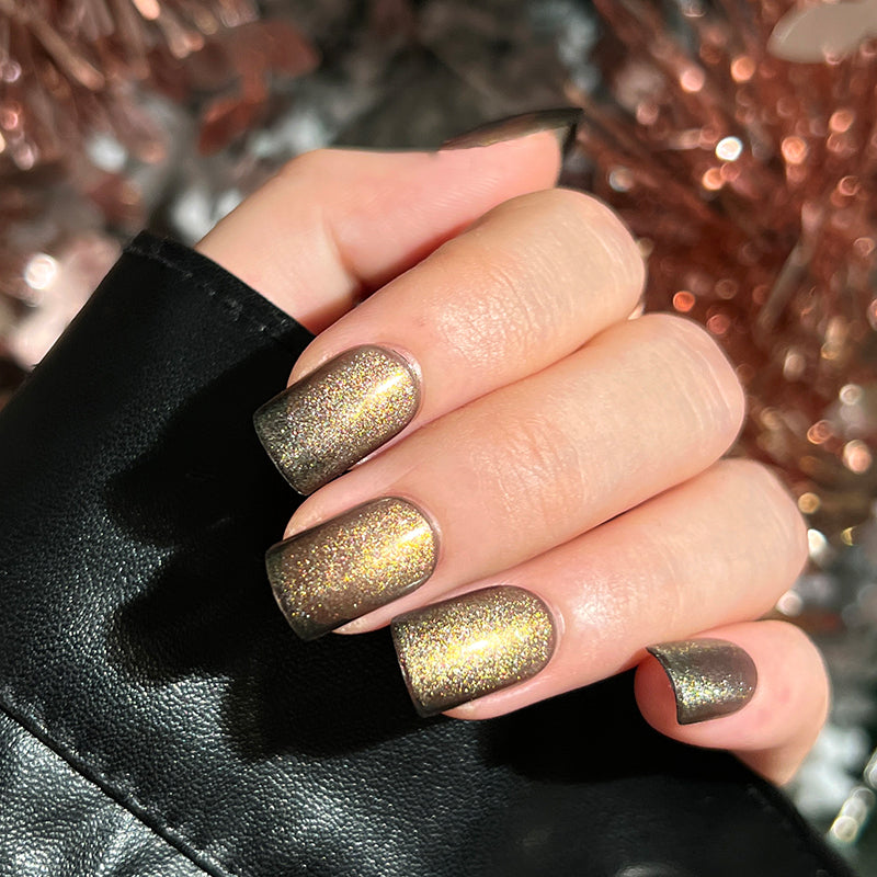 Gold Flakes Short Square Gold Glam Press On Nails