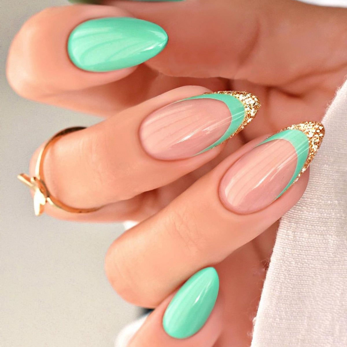 Fresh Minty Green Spring Nail Art