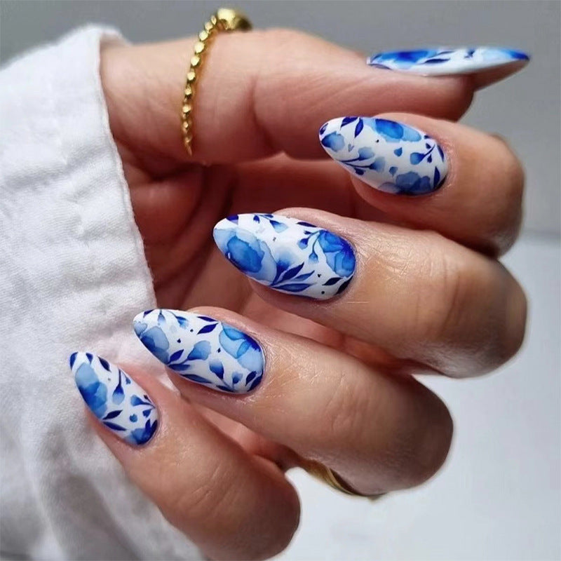 Elegant Blue Abstract Nail Pattern
