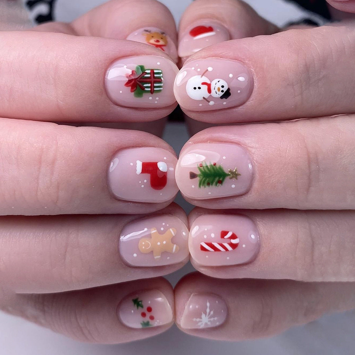 Festive Cheer Short Round Beige Press-On Nail Set with Whimsical Holiday Decorations