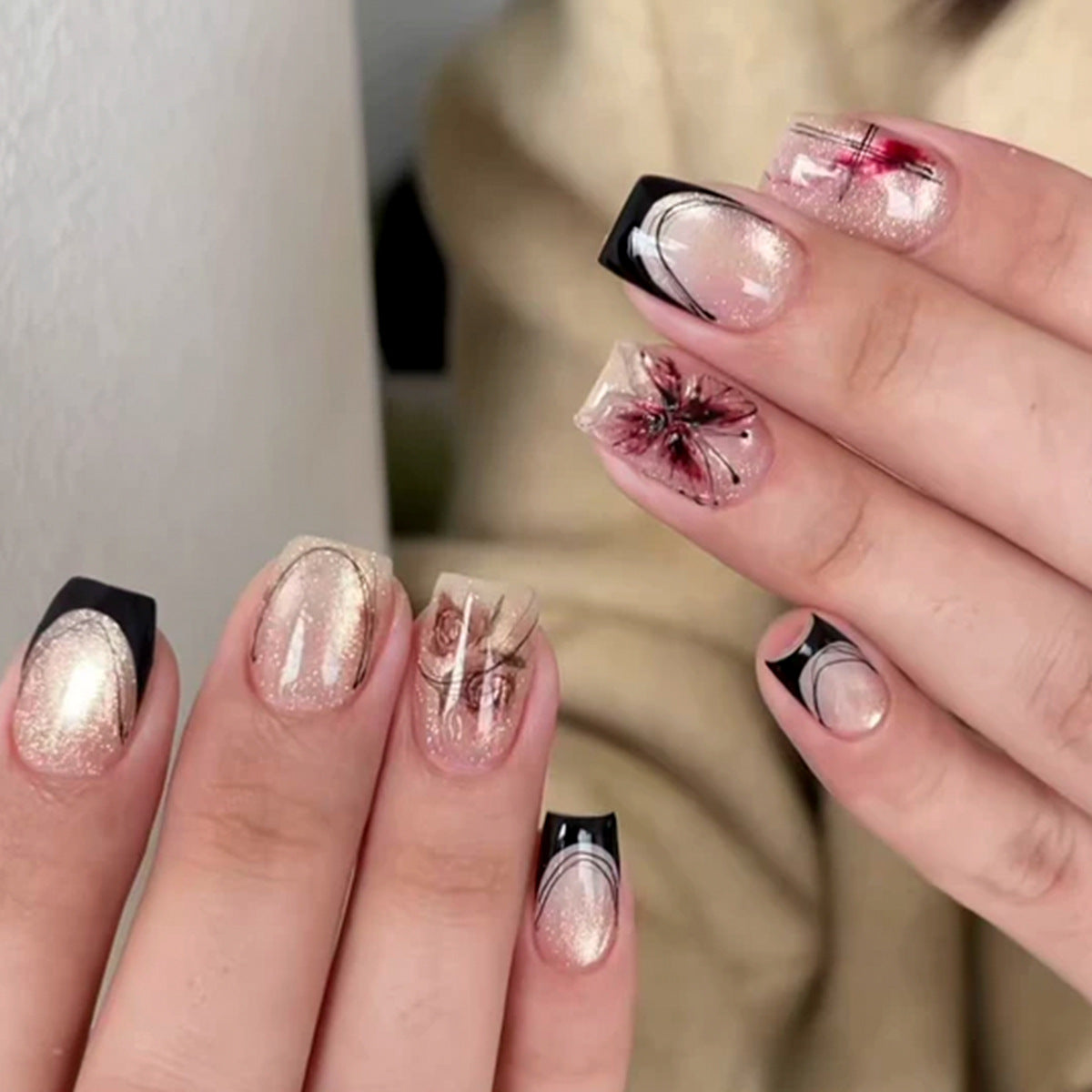 Elegant Floral Dream Medium Square Gold Glitter Accent Press On Nail Set