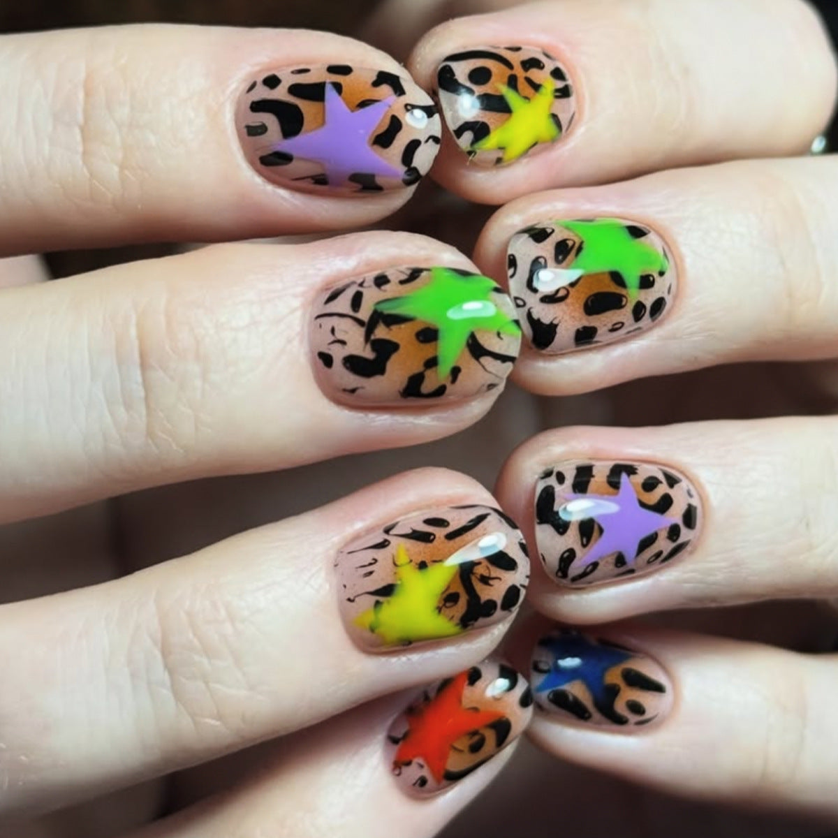 Wild Safari Vibes Short Round Colorful Star Press On Nail Set
