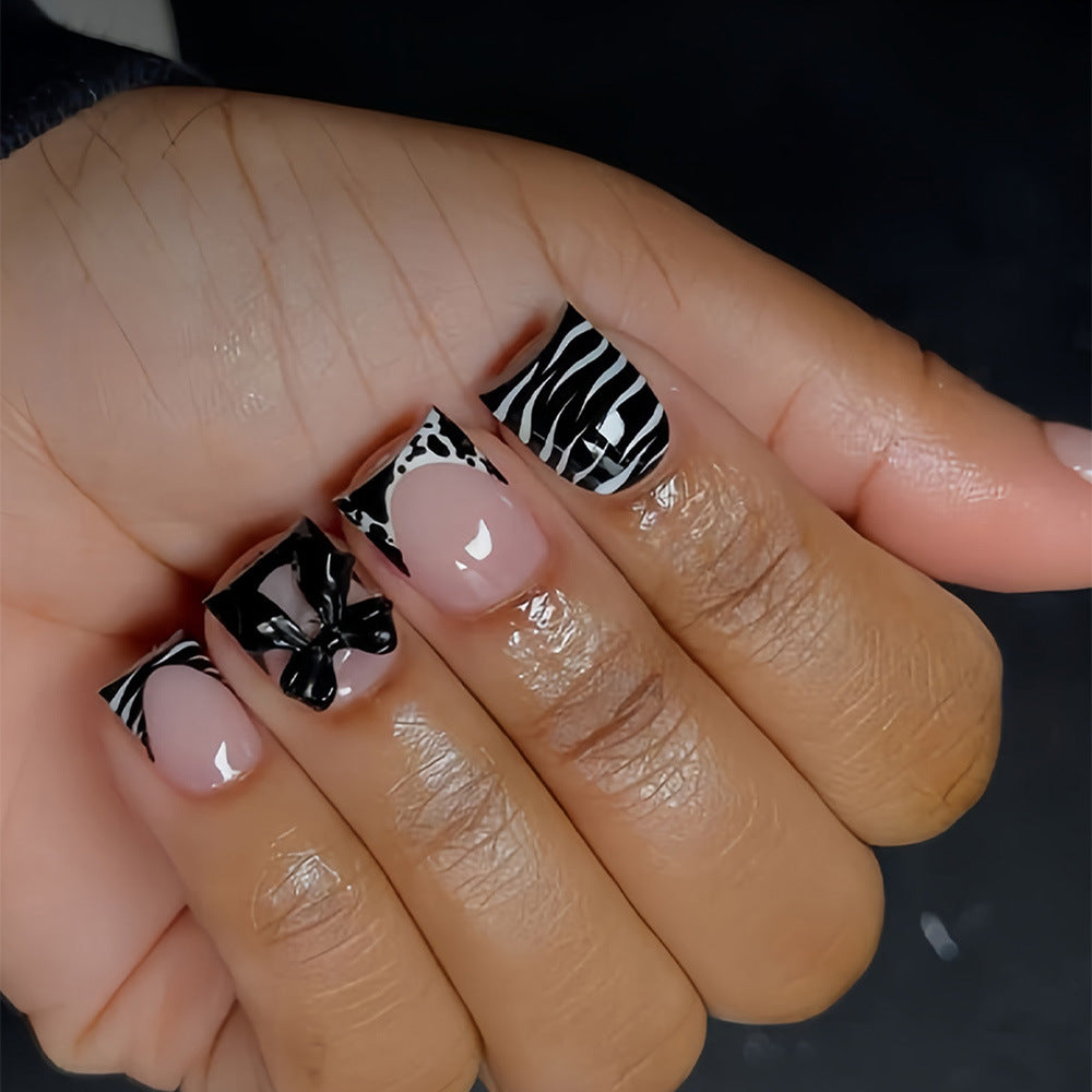 Wild Safari Short Square Black and White Zebra Pattern Nail Press Set with Bow Detail