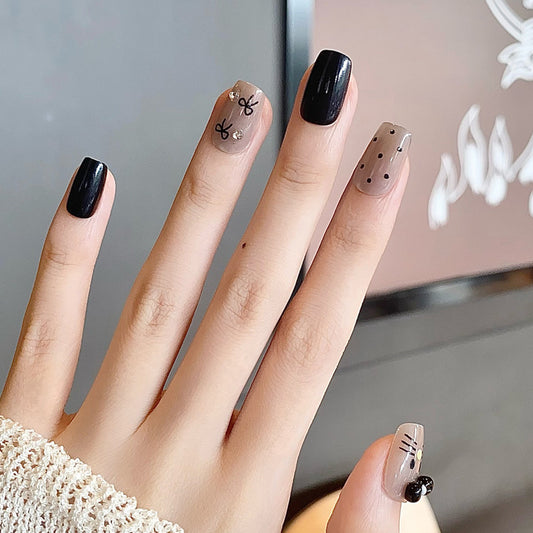 Vintage Elegance Short Square Glossy Black and Beige with Artistic Bow Design Press On Nail Set