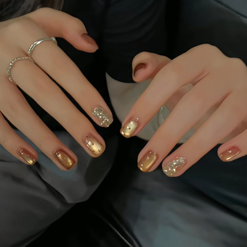 Golden Glamour Elegant Short Square Press-On Nail Set with Glittering Accent Design