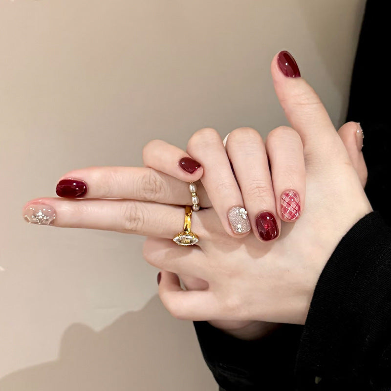 Glamorous Midnight Elegance Short Square Deep Red with Sparkling Accent Design Nail Set