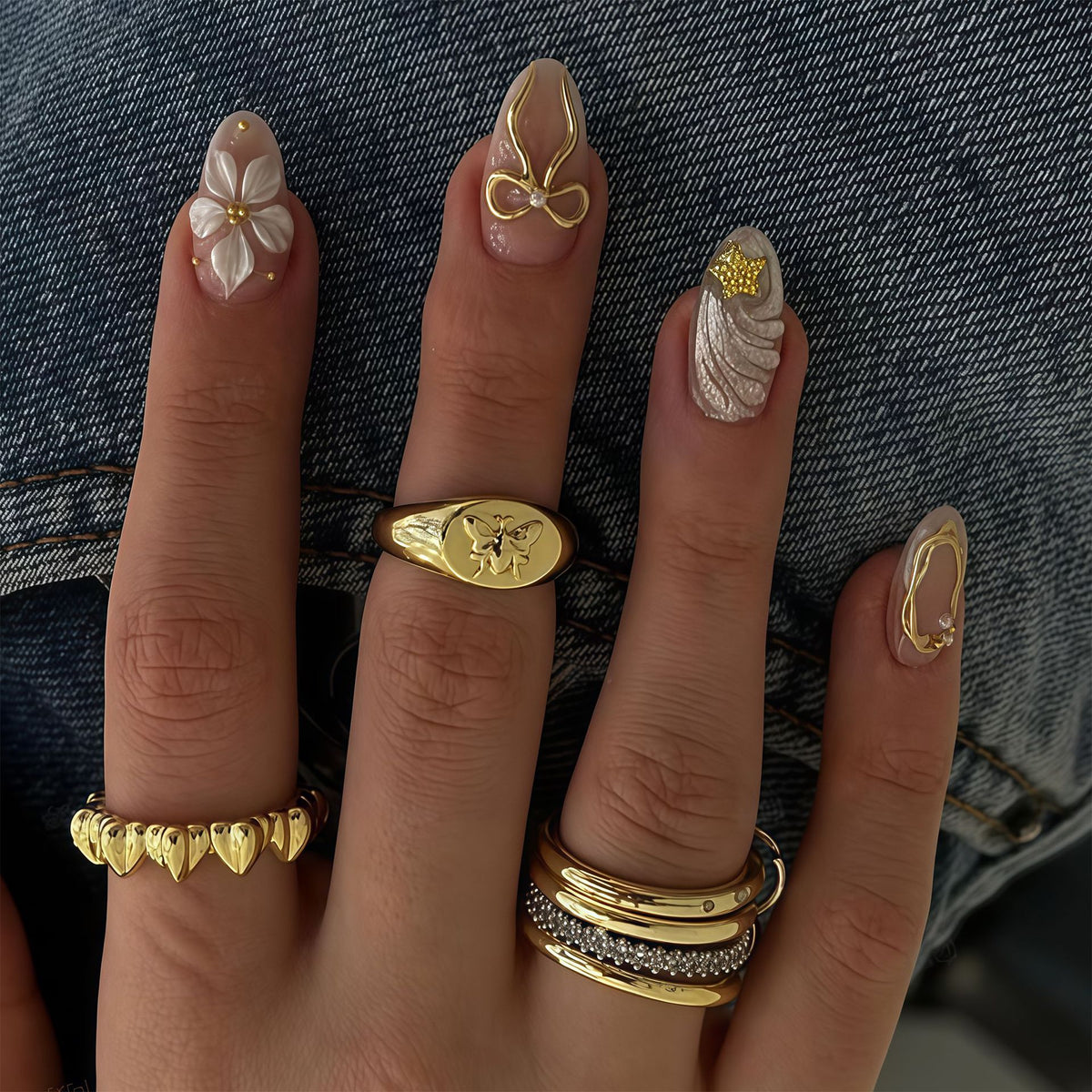 Elegant Floral Medium Almond Elegant Design Press-On Nail Set
