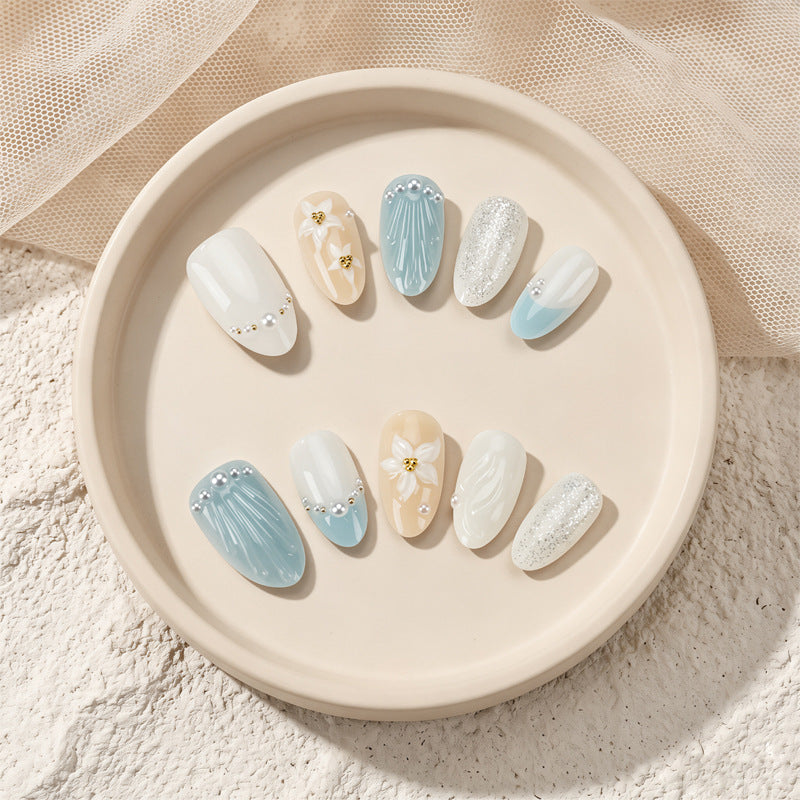 Charming Ocean Breeze Medium Oval Light Blue with Sparkling Gem Detail Press On Nail Set