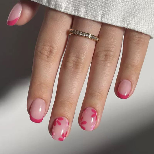 Blooming Floral Elegance Short Square Pink Ombre Design with Charming Petals