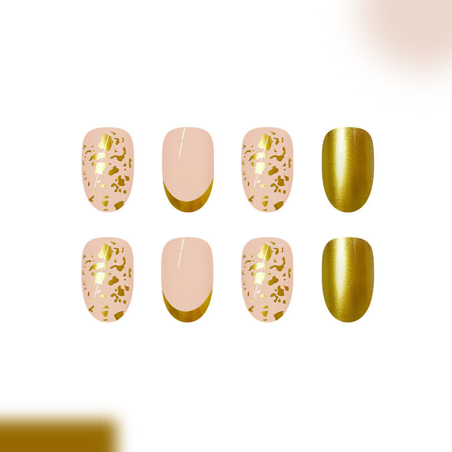 Chic Glamour Press-On Nail Set Elegant Medium Oval Shape Warm Beige and Gold Foil Accents