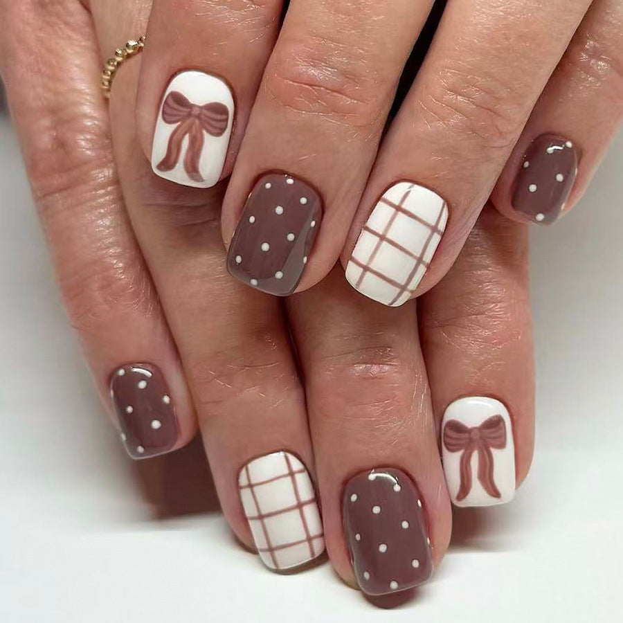 Chic Cosy Short Square Brown and White Design with Adorable Bow Accents Press On Nail Set