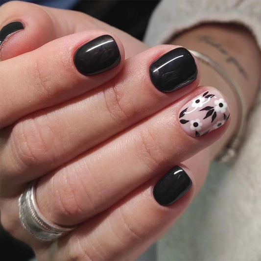 Safari Elegance Short Squoval Black Press On Nails with Stylish Animal Print Accent