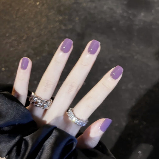 Elegant Lavender Short Square Press On Nail Set with Sparkling Accent Suitable for All Occasions