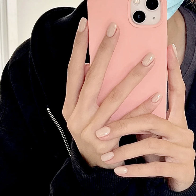 Elegant Affair Short Squoval Beige Press On Nail Set with a Sleek Glossy Finish