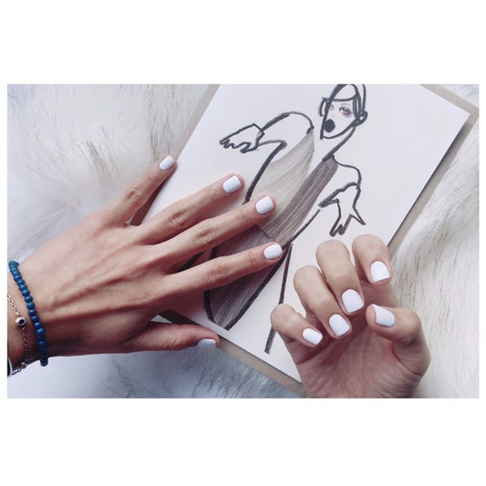 Elegant Minimalist Short Square White Press On Nail Set with Glossy Finish