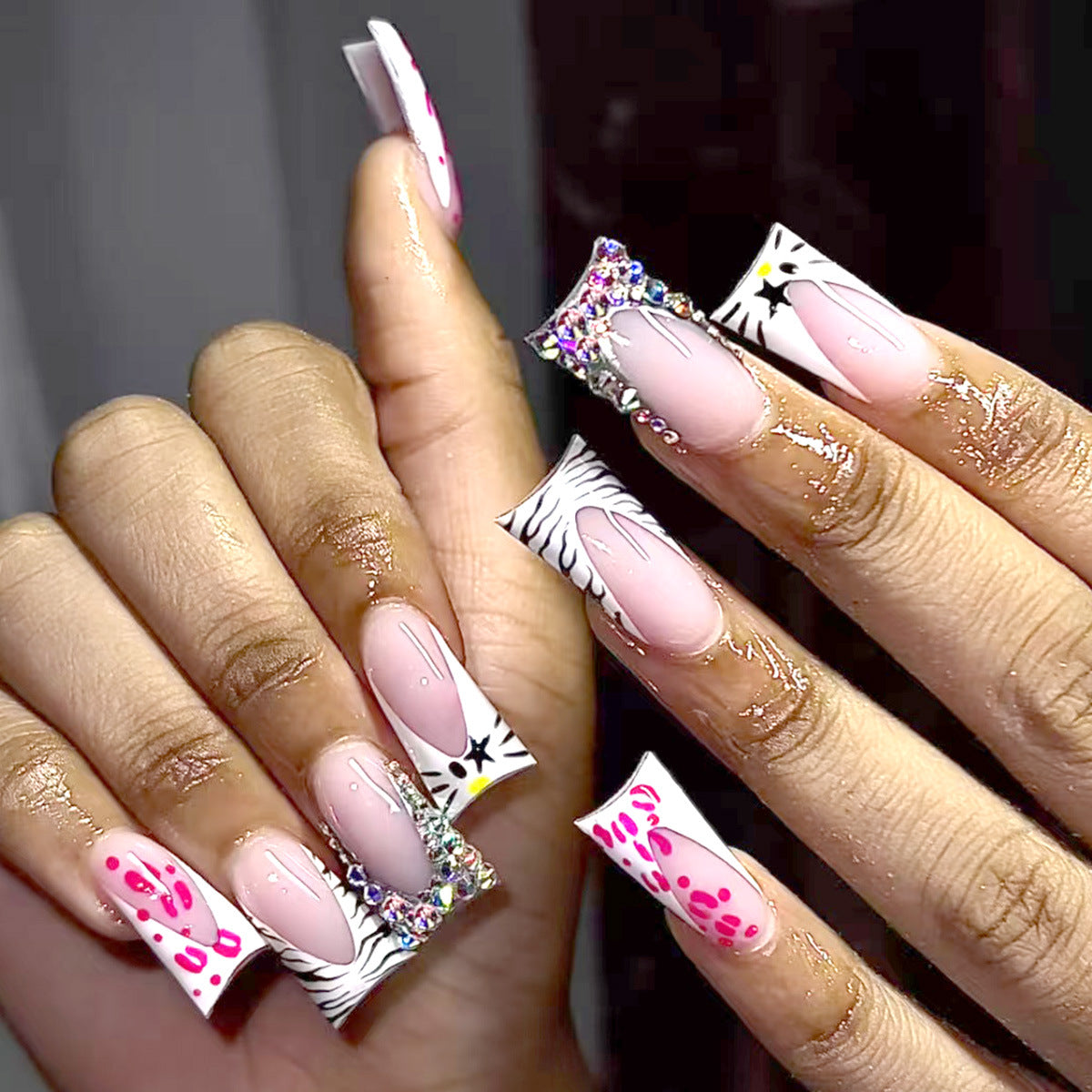 Chic Glamour Long Duck Gradient Pink and White Nail Set with Stunning Rhinestone Accents