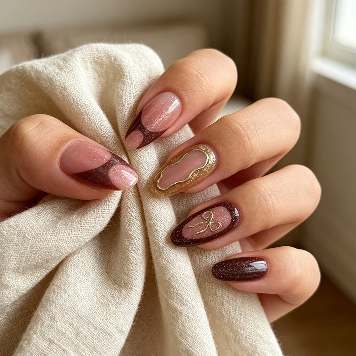 Elegant Muse Medium Almond Brown Gradient with Unique Gold Accent Press-On Nail Set
