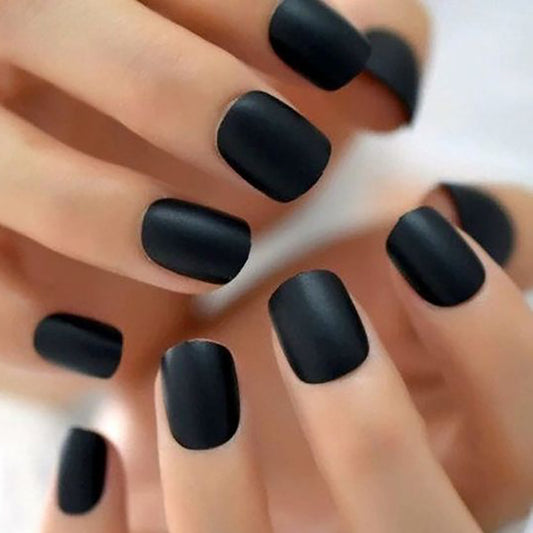 Chic Elegance Short Square Matte Black Press on Nail Set with Luxurious Finish
