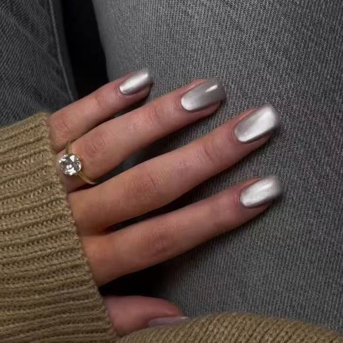 Glistening Silver Elegance Medium Square Press On Nail Set with Smooth Metallic Finish