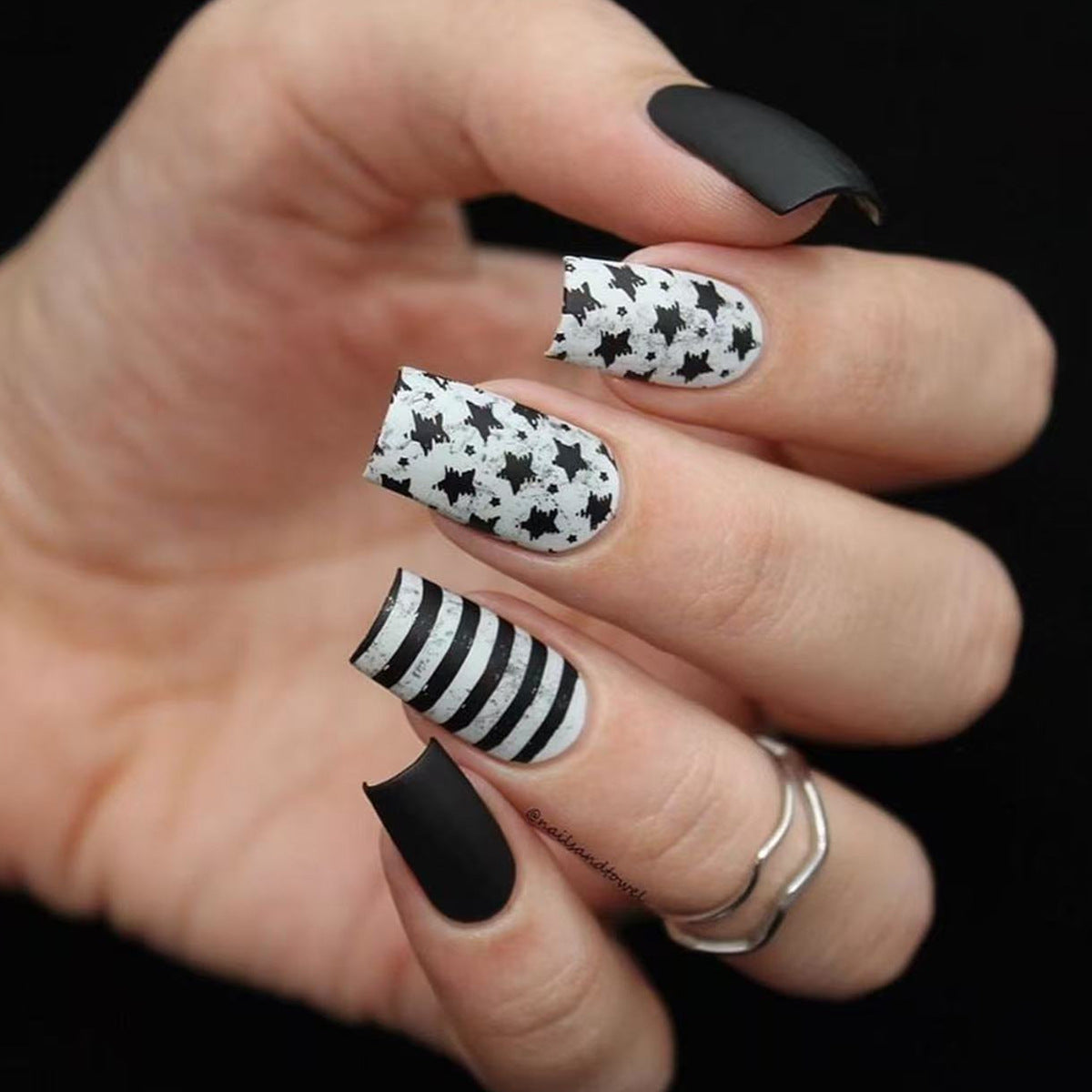 Starry Night Medium Square Black and White Pattern Press on Nail Set