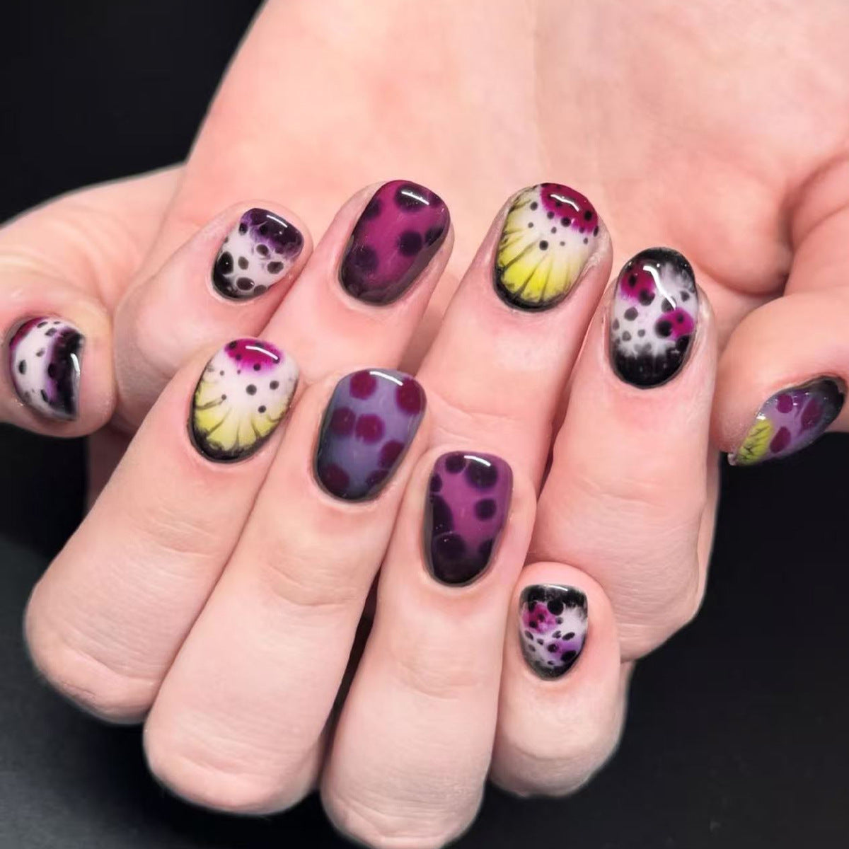Vibrant Floral Design Short Square Purple Gradient Press On Nail Set with Unique Color Blends