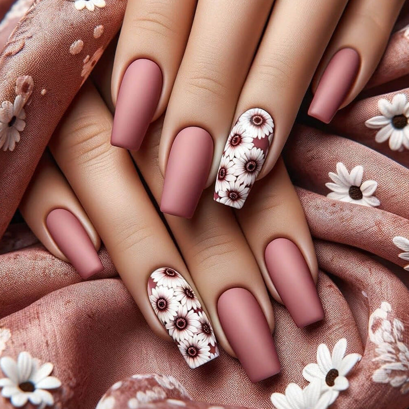 Chic Floral Elegance Medium Square Blush Pink Matte Press On Nail Set with Unique Daisy Design