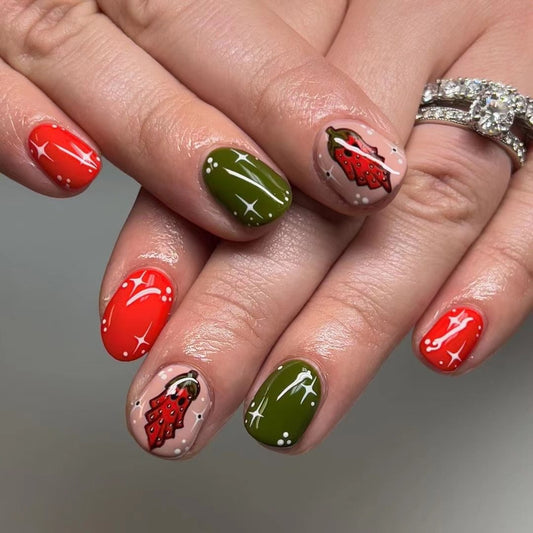 Holiday Cheer Oval Short Red and Green Press On Nail Set with Festive Mistletoe Design
