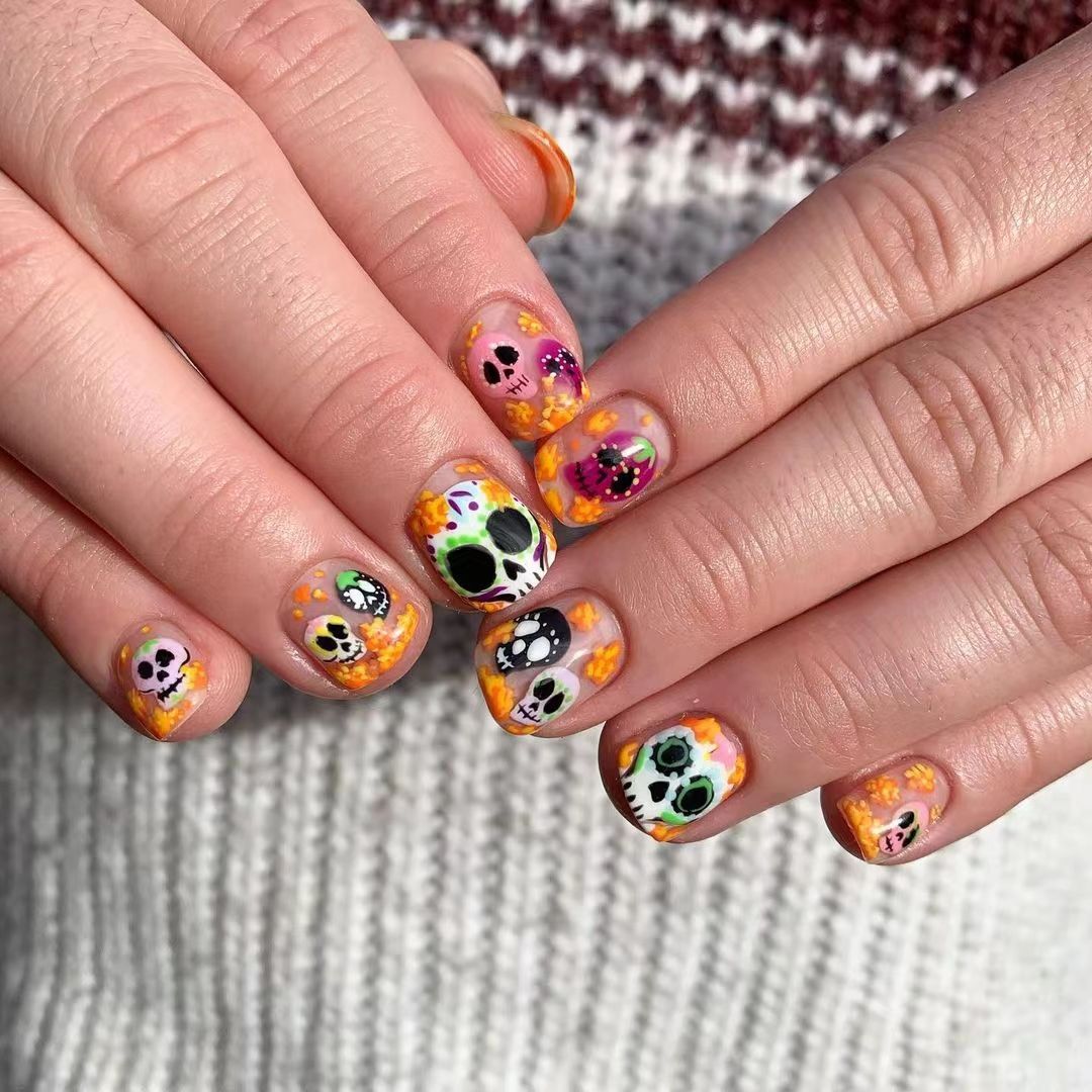 Spooky Celebration Short Oval Orange Skull Pattern Press On Nail Set