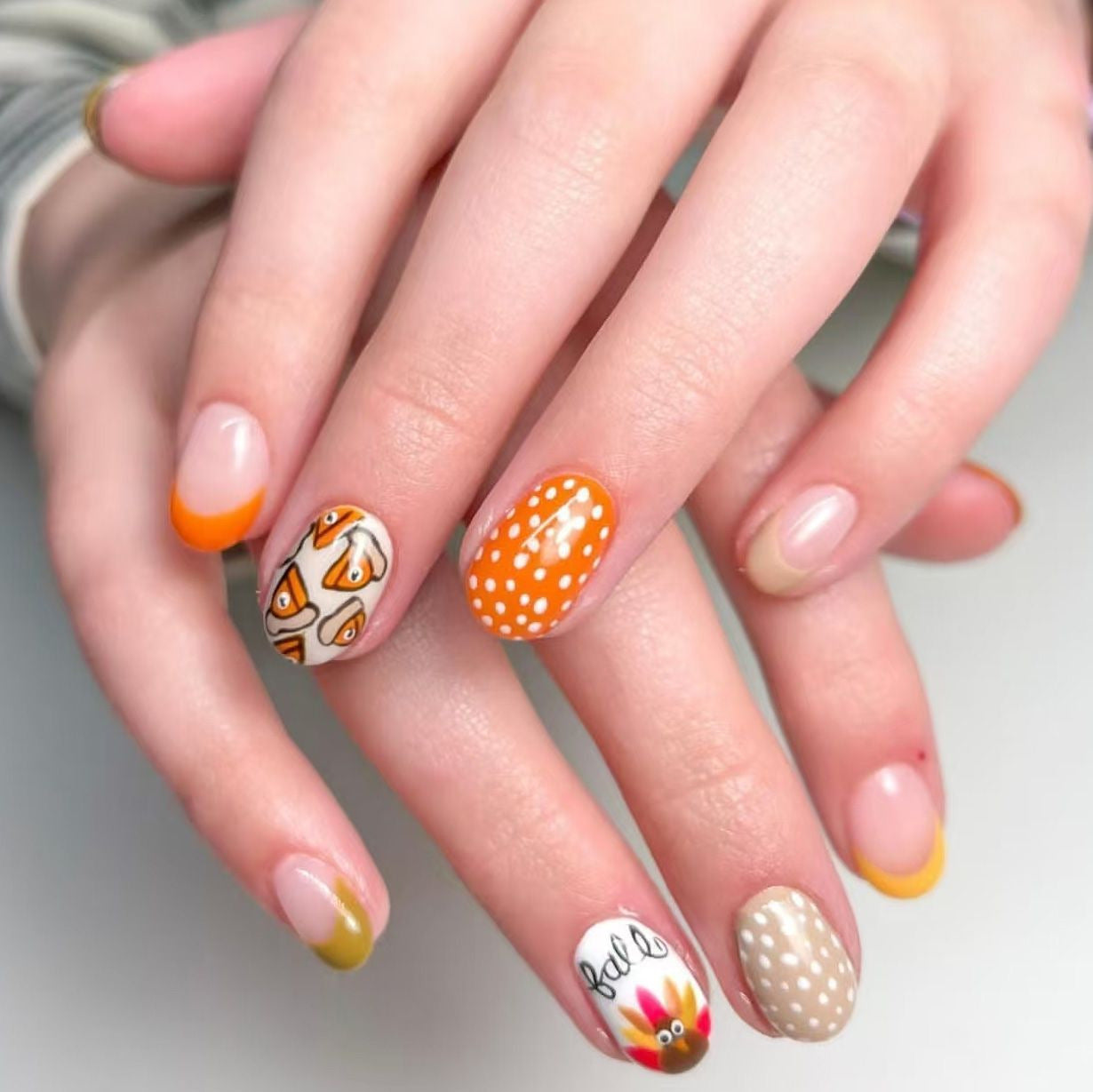 Autumn Vibes Short Oval Orange and Whimsical Design Press-On Nail Set