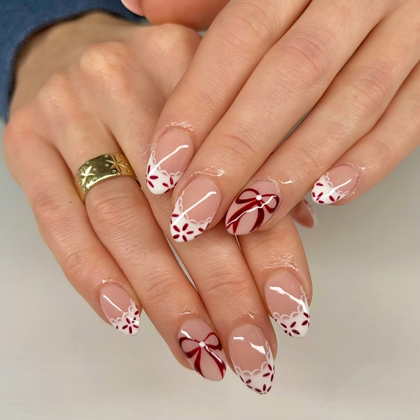 Festive Glamour Short Stiletto Red and White Bow Nail Set