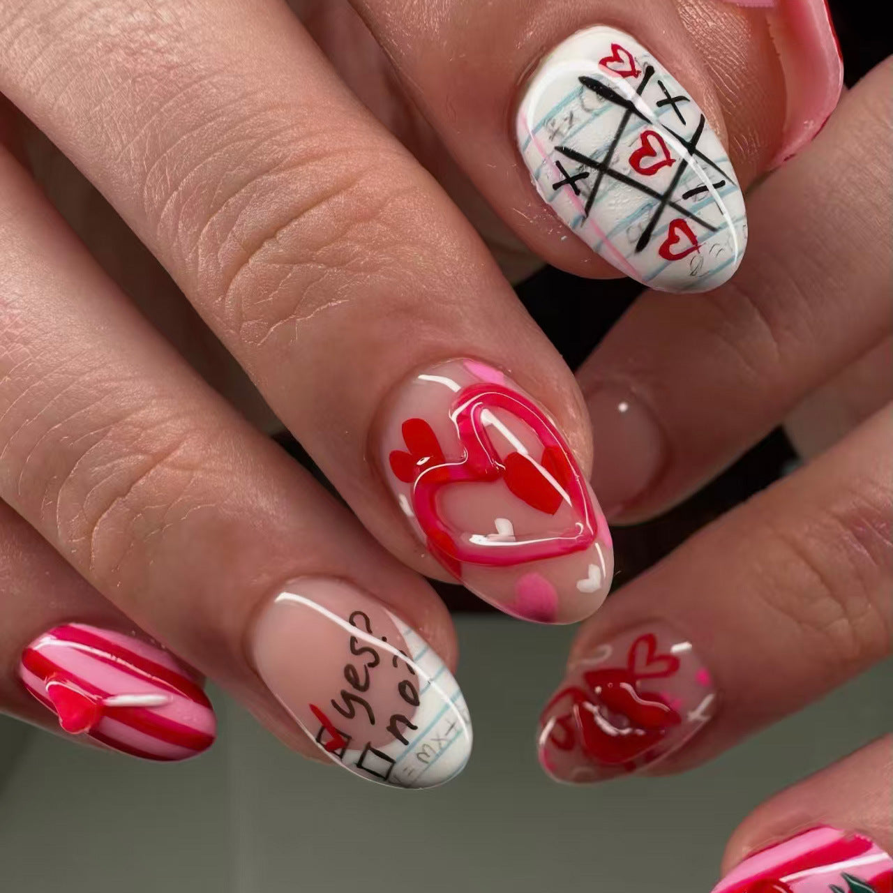 Romantic Short Oval Pink Heart Design Press-On Nail Set