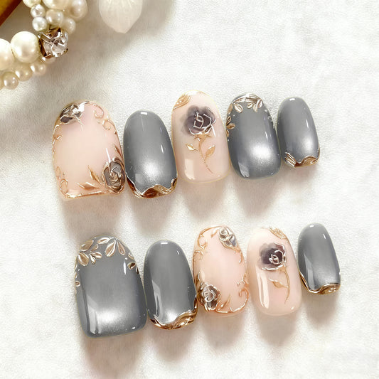 Elegant Floral Charm Short Round Gray with Gold Accents Press On Nail Set