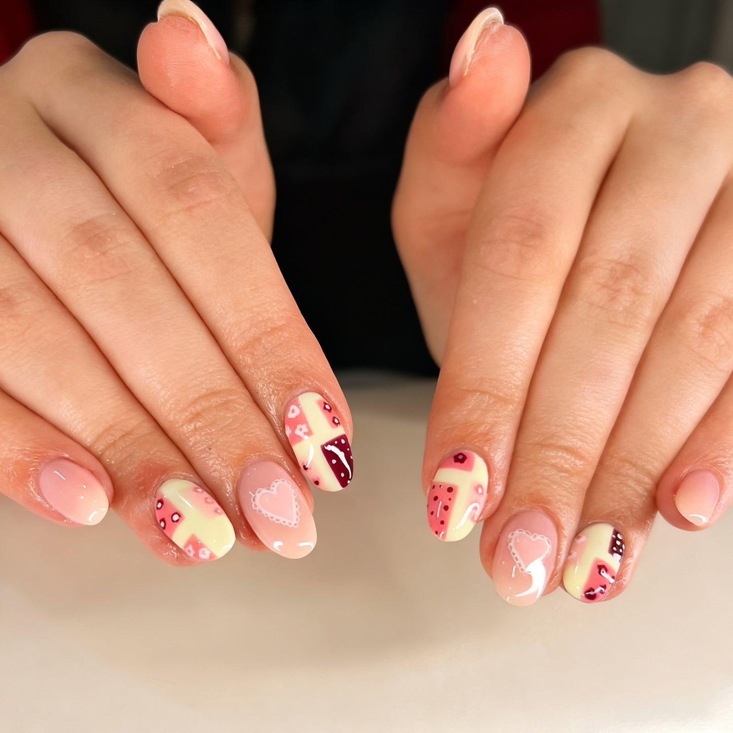 Romantic Vibes Short Oval Pink and Burgundy Heart Design Press on Nail Set