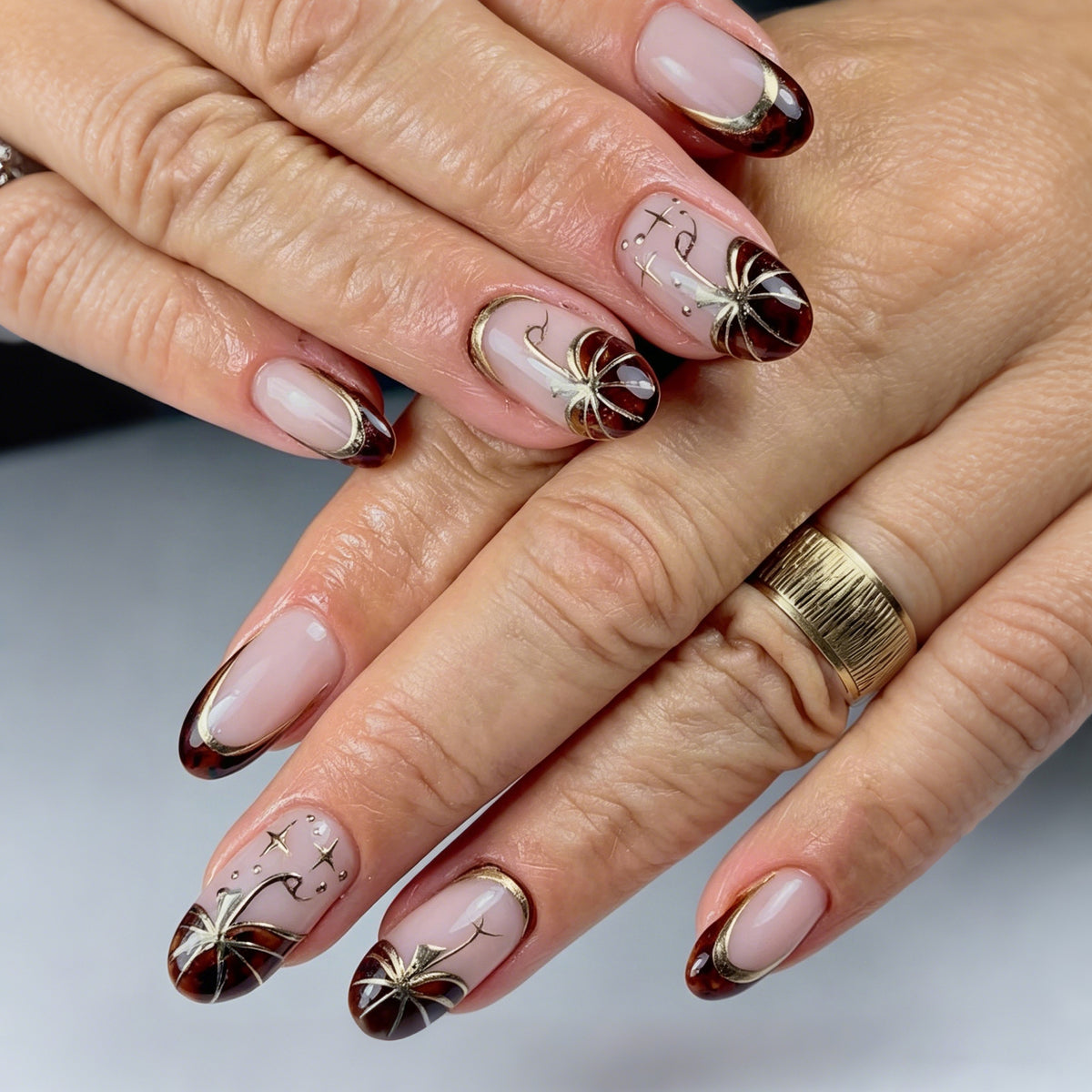 Elegant Elegance Medium Oval Burgundy with Gold Accents Press-On Nail Set