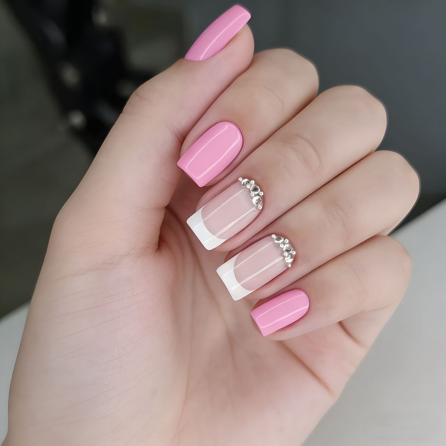 Chic Elegance Medium Square Pink Press On Nail Set with Glamorous Rhinestone Accent