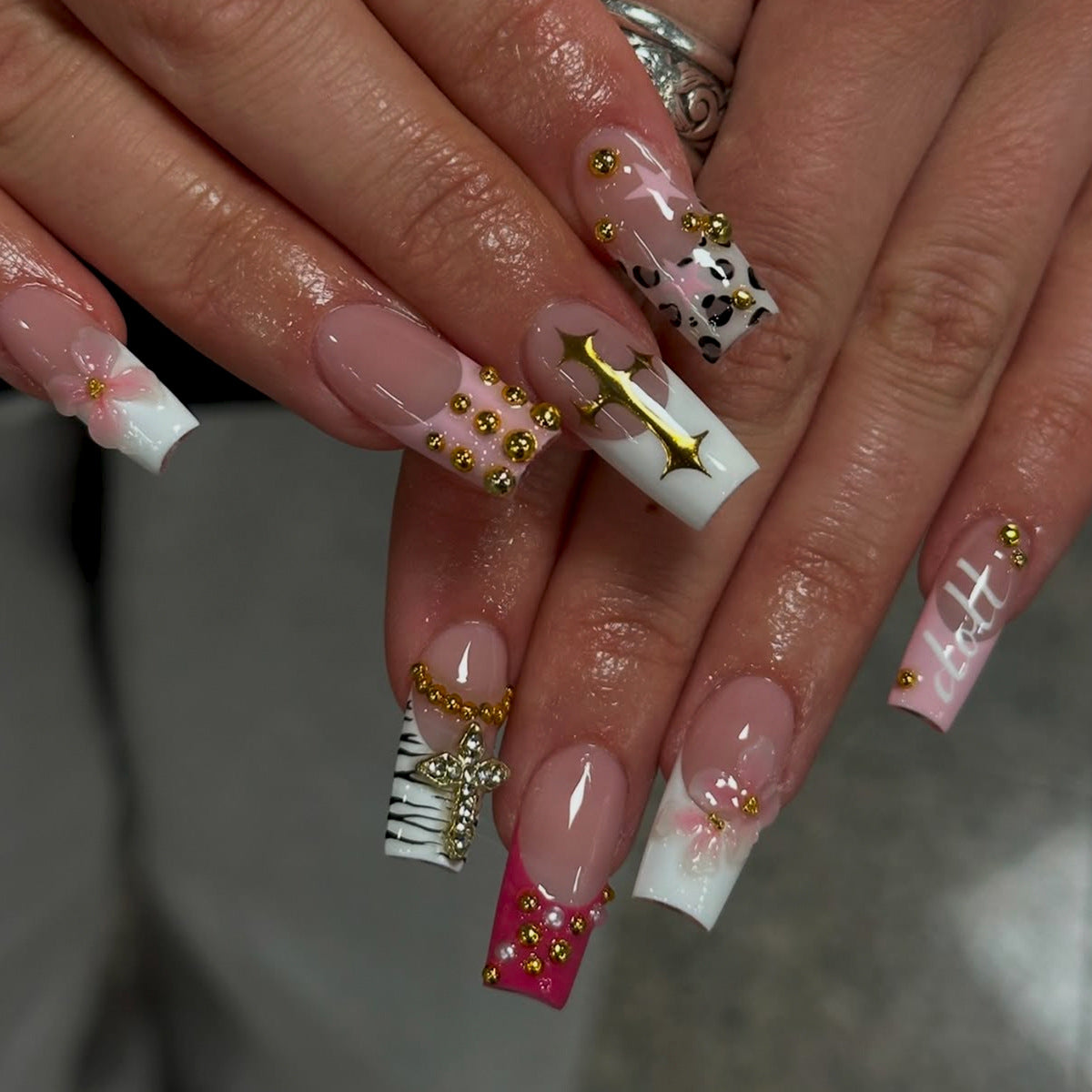 Glamorous Floral Accents Medium Square Pink and White Press-On Nail Set with Sparkling Gems
