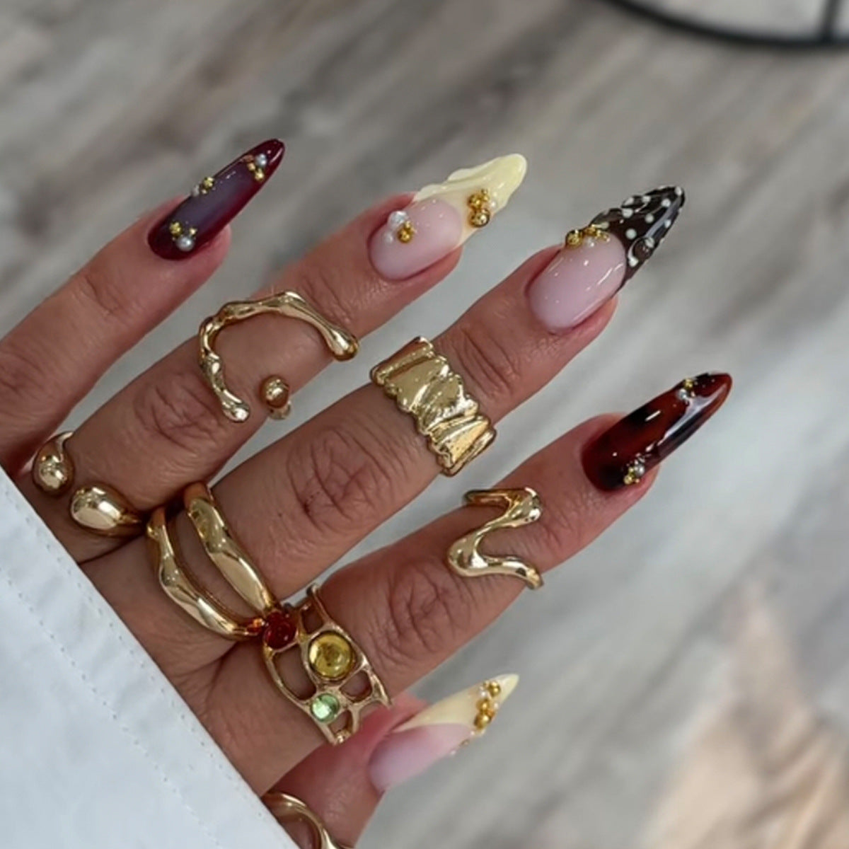 Glamorous Elegance Medium Almond Multicolor Marble Nail Set
