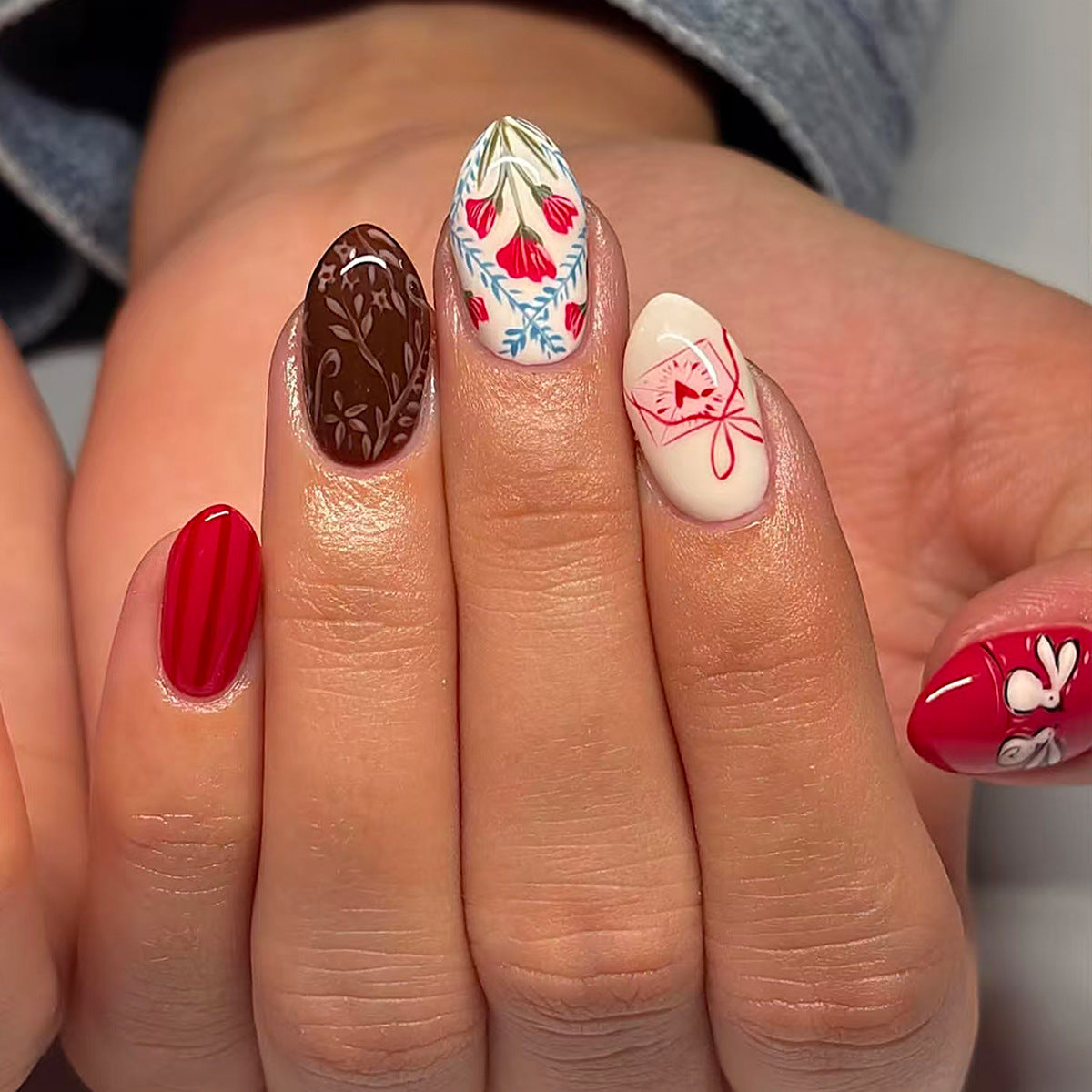 Festive Elegance Short Almond Red Floral Design Press On Nail Set