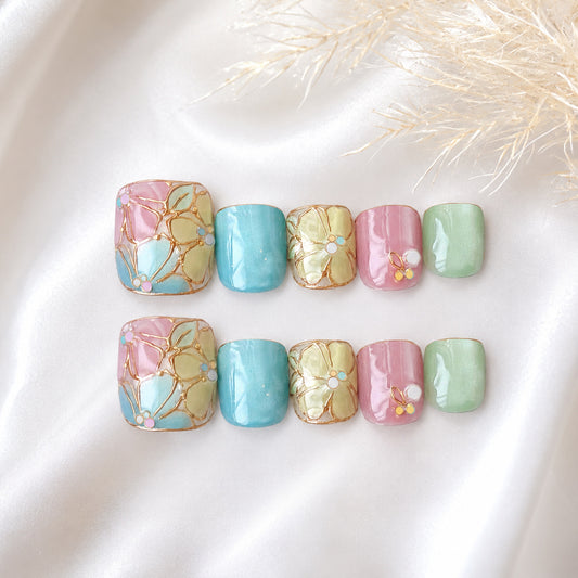Floral Elegance Short Square Pastel Colors with Gold Accents Toenail Set