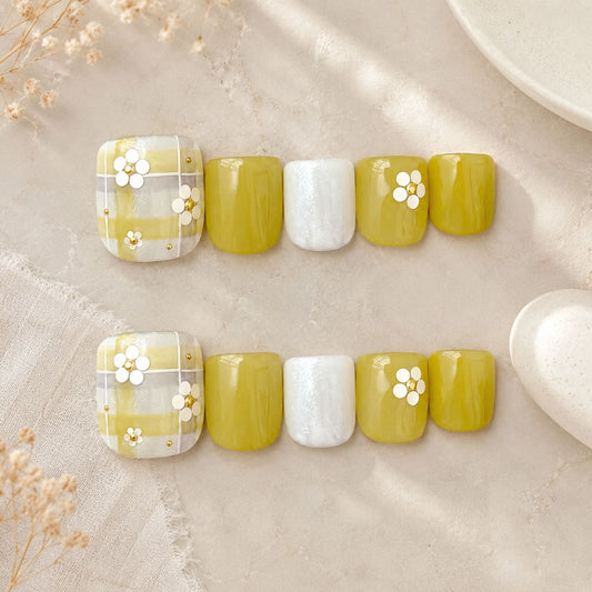 Spring Blossom Short Square Olive Green Floral Accent Toenail Set