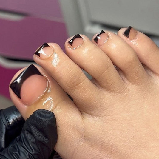 Chic Elegance Short Square Black French Tip Toenail Set with Unique Open Design