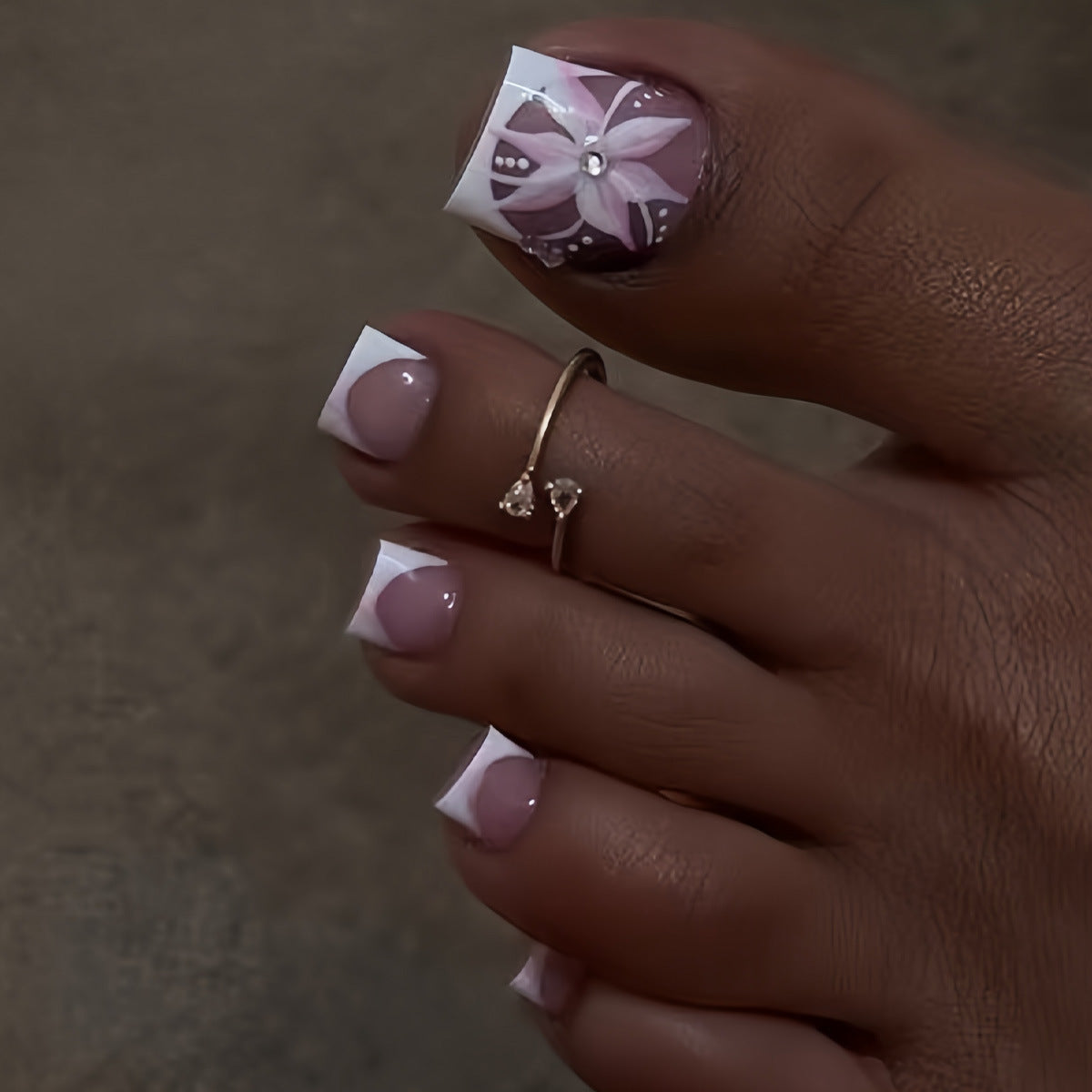 Elegance Unleashed Short Square Shaped Light Pink and White Press On Toenail Set with Floral Design