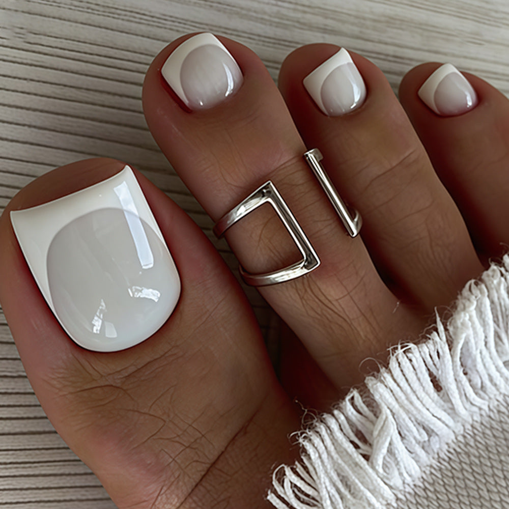 Chic Minimalism Glossy Short Square White Toenail Press Set with Elegant Design Features