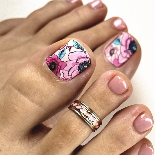 Floral Elegance Short Square Pink Press On Toenail Set with Artistic Flower Design