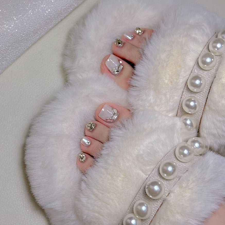 Glamorous Winter Wonderland Short Square White Glitter Press On Nail Set with Unique Shimmering Accent Stones