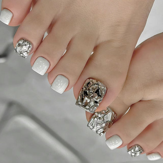 Glamorous Crystal Elegance Short Square White and Silver Press On Nail Set with Stunning Shimmering Accents
