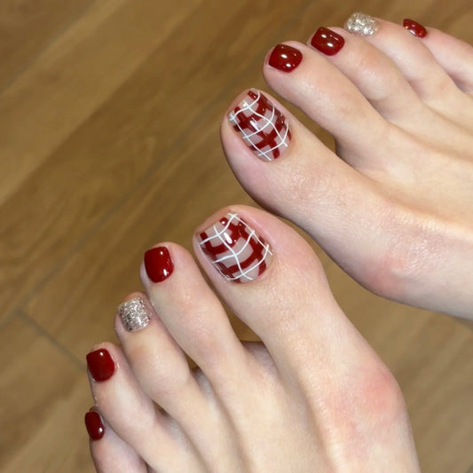 Chic Romance Short Square Burgundy with Intricate Grid Design Press On Toenail Set
