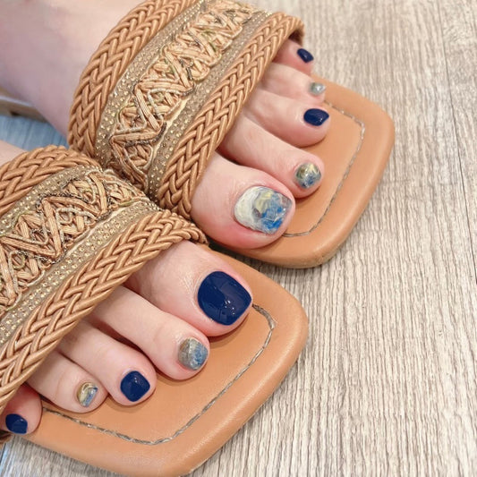 Beachy Vibes Short Square Navy with Artistic Marble Accent Press-On Toenail Set